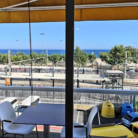 Luxury Apartment Accommodation, Next To Beach & Train Station كاليليا المظهر الخارجي الصورة
