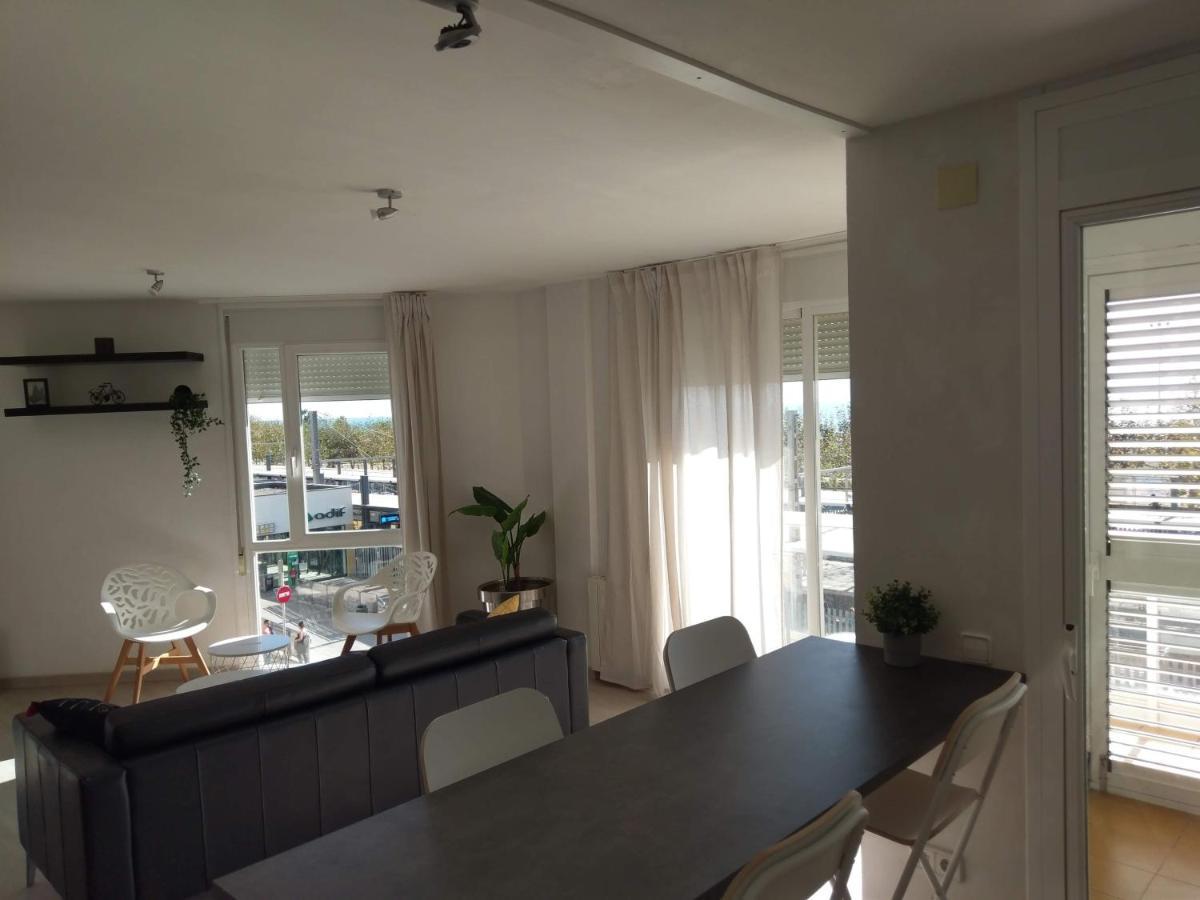 Luxury Apartment Accommodation, Next To Beach & Train Station كاليليا المظهر الخارجي الصورة
