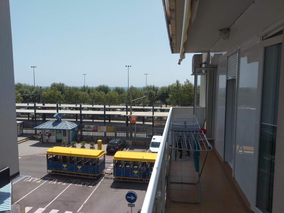 Luxury Apartment Accommodation, Next To Beach & Train Station كاليليا المظهر الخارجي الصورة